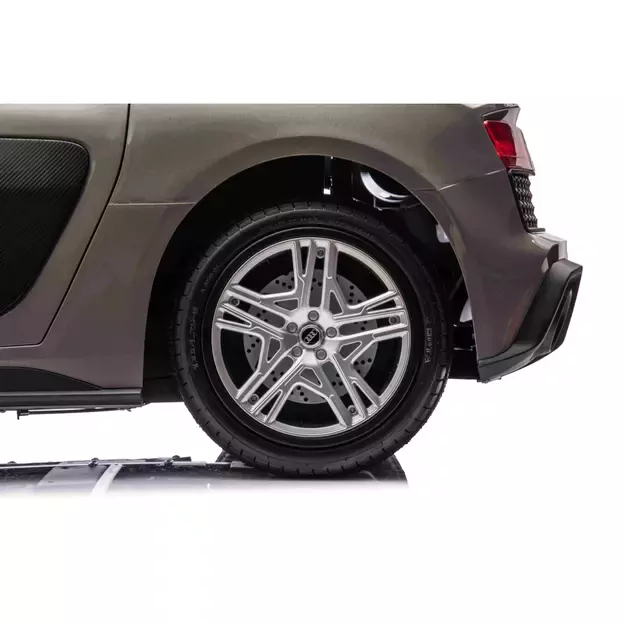 Audi Spyder R8 LIFT STRONG Pilkas