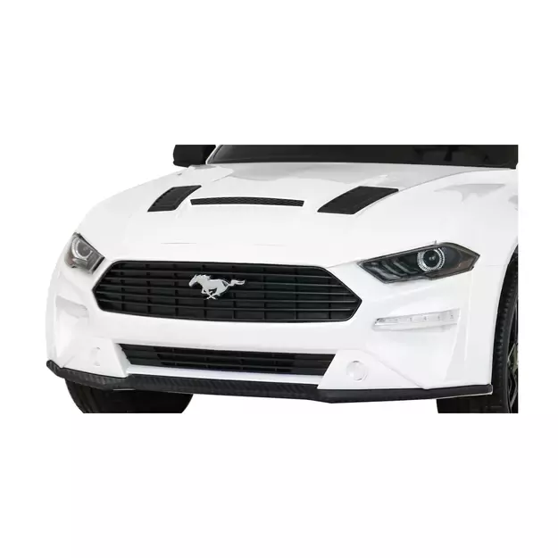 Ford Mustang GT Baltas