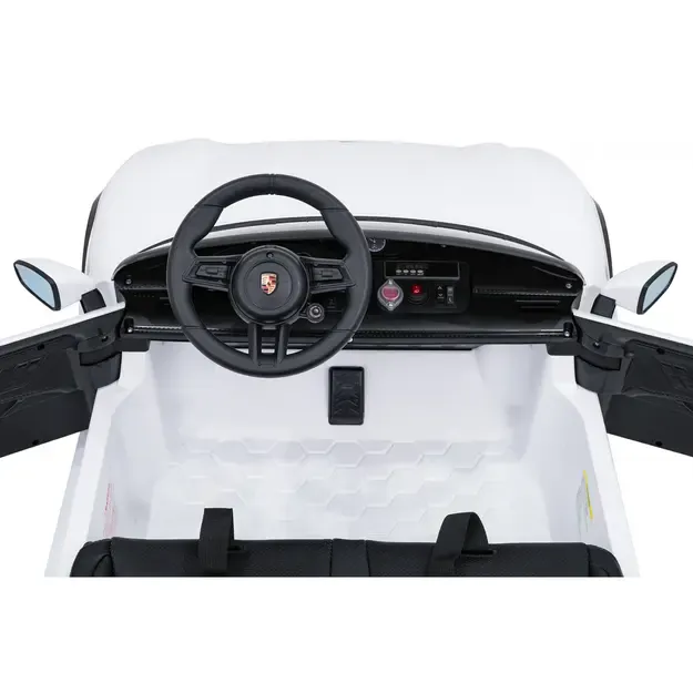 Porsche Taycan Turbo S Baltas 14