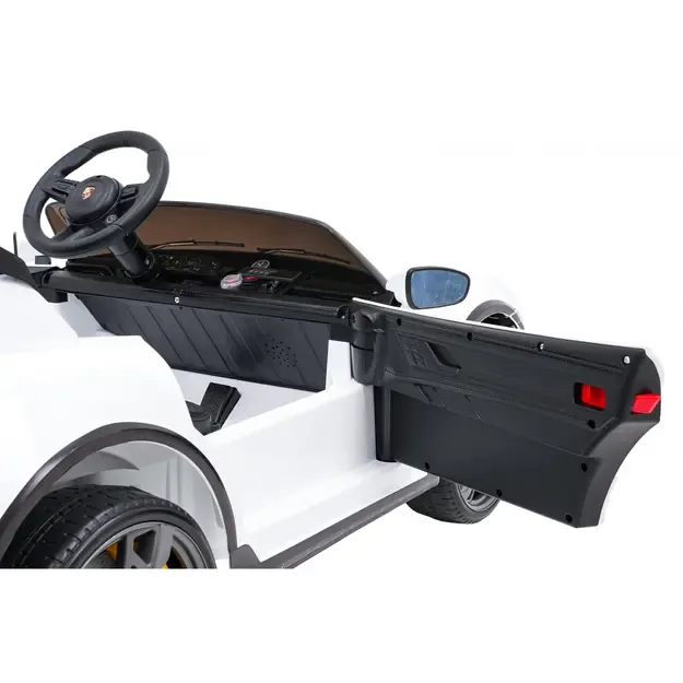 Porsche Taycan Turbo S Baltas 22