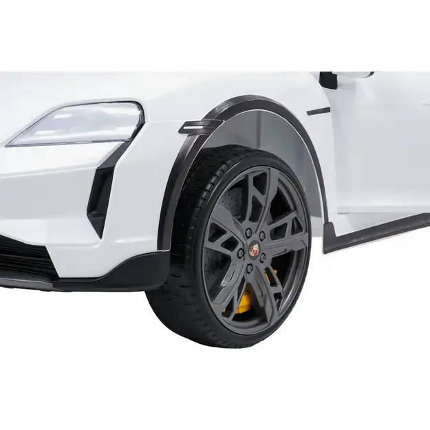 Porsche Taycan Turbo S Baltas 23