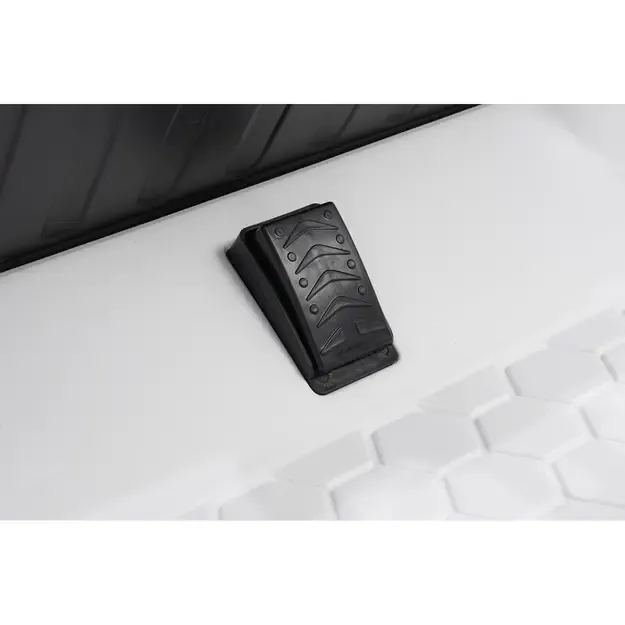 Porsche Taycan Turbo S Baltas 25