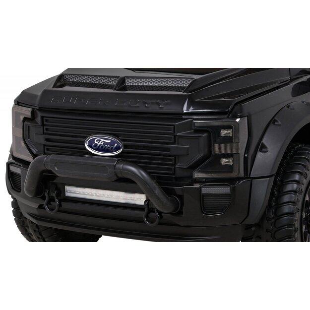 Ford Super Duty juodas