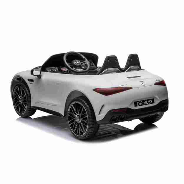 MERCEDES BENZ AMG SL63 baltas
