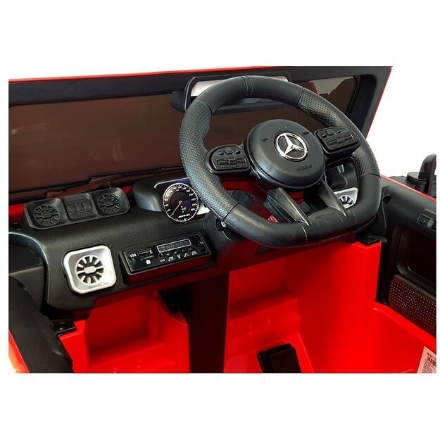Mercedes G63 Raudona